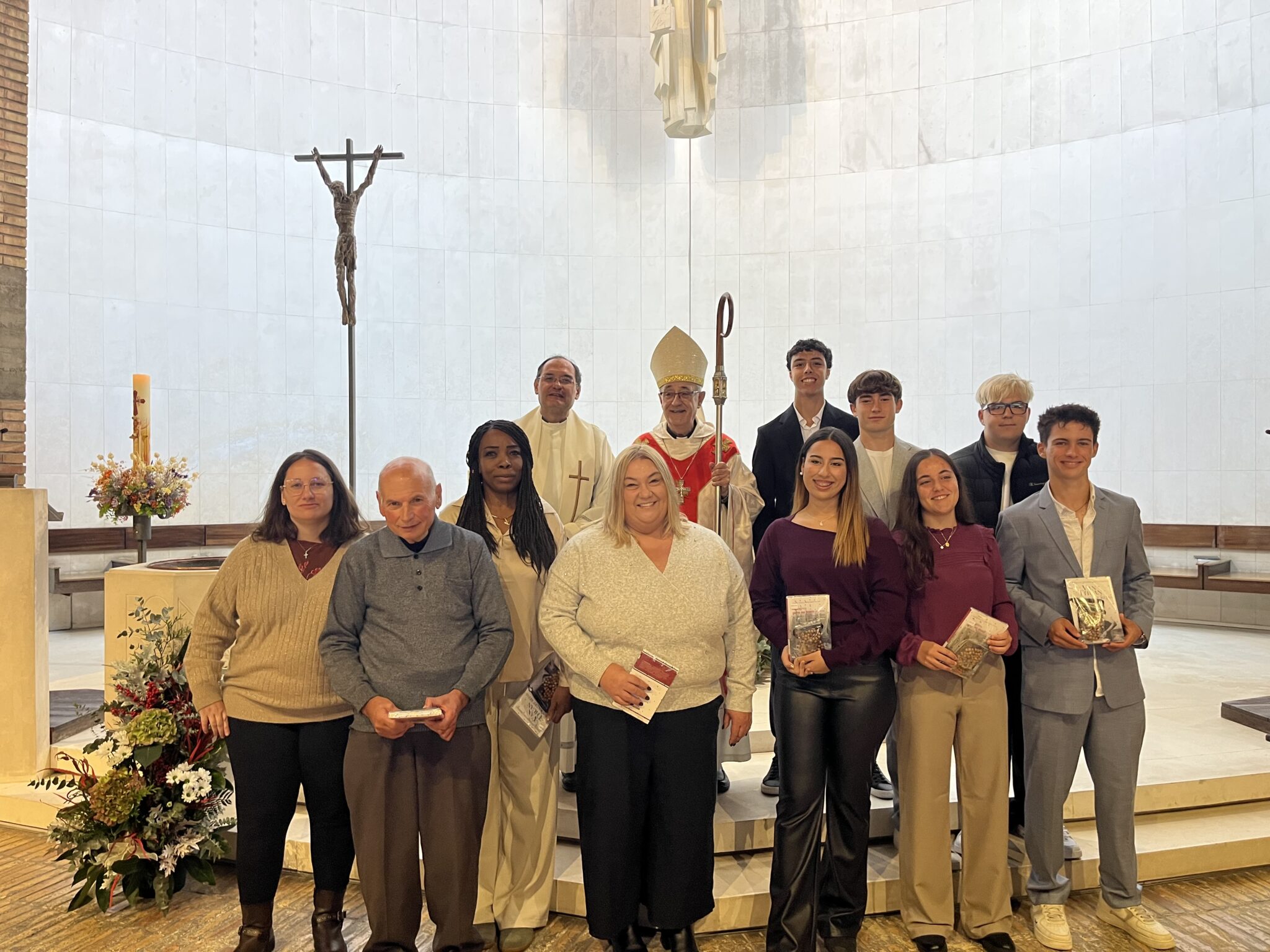 El bisbe Salvador presideix les confirmacions a la Mare de Déu del Carme