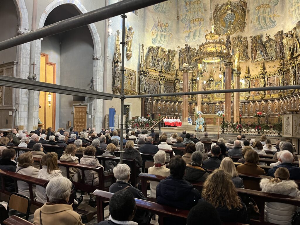 El bisbe Salvador presidí l'Eucaristia de la Immaculada.