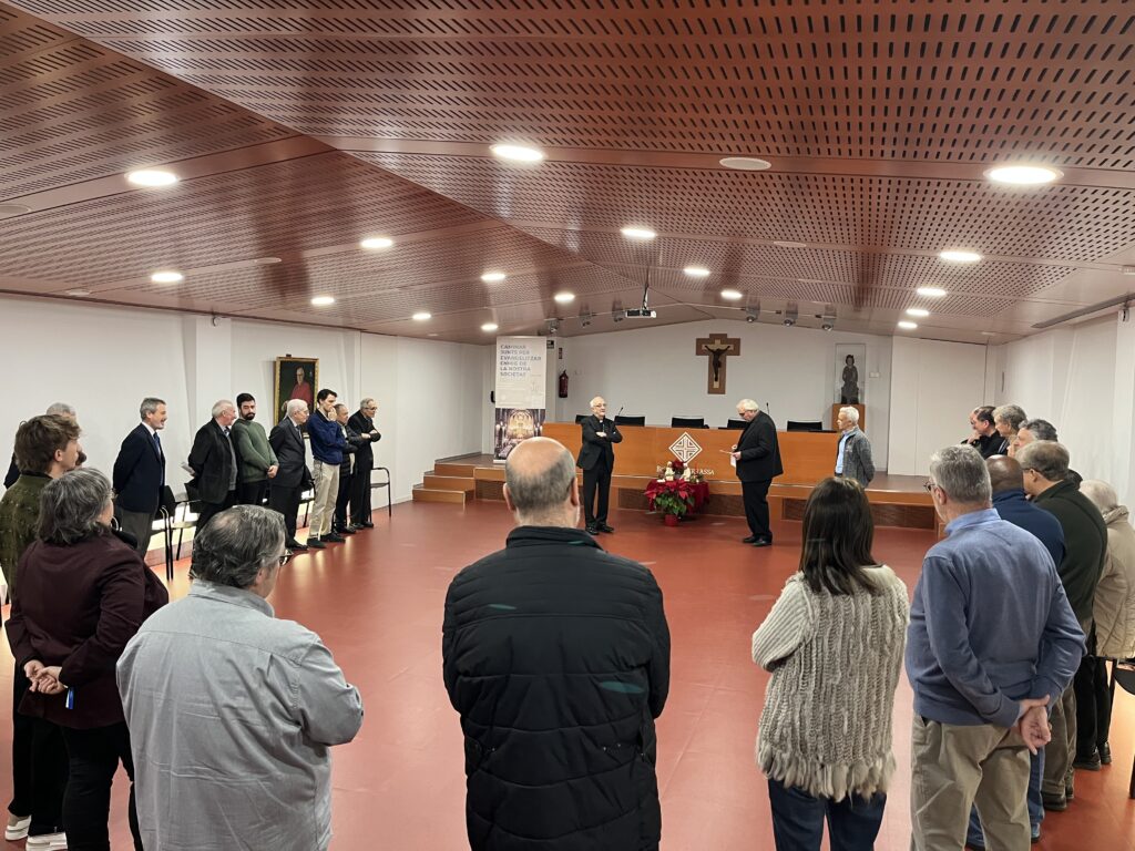 Els treballadors de la Cúria i els delegats episcopals es reuniren per la celebració.